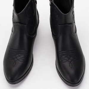 Черные женские ботинки с вышивкой Isitala