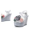 Серые сандалии на танкетке, украшенные цветами Nerweta - Обувь
