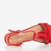 Червоні босоніжки на низькій пості з бахромою Torri - Взуття 1