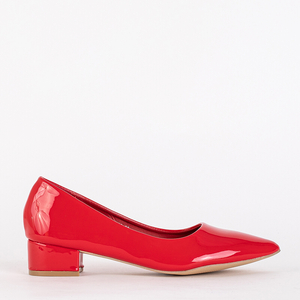 Червоні лаковані туфлі на плоских підборах Marisola