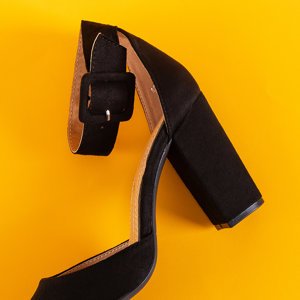 Чорні жіночі туфлі на підборах Adiess