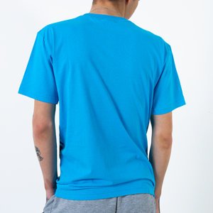 Яскраво-блакитна чоловіча футболка з написом