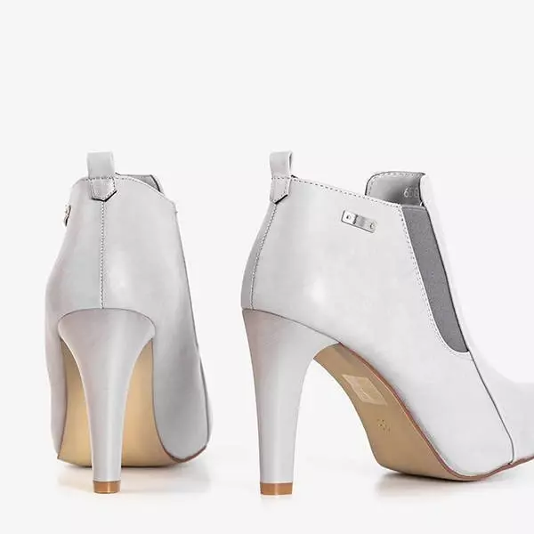 OUTLET Сірі жіночі чоботи на високому каблуці Loretti - Взуття