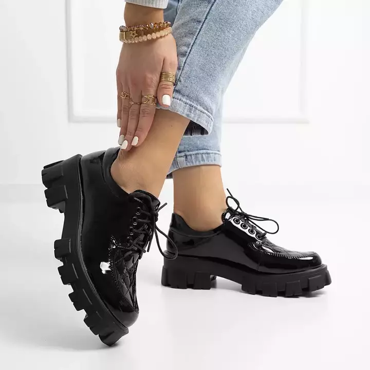 OUTLET Жіночі чорні лаковані туфлі Diaz - Взуття