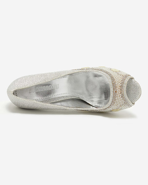 Срібні жіночі туфлі на високих підборах
