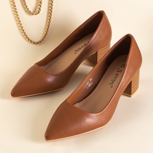 Світло-коричневі жіночі туфлі на низьких підборах Levana